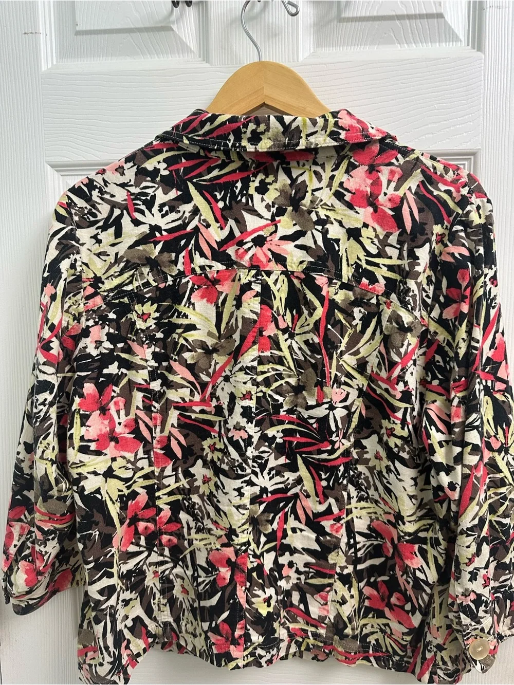 C.J. Banks Women’s Multi-Colored Floral Linen Blend Jacket - Size 1X